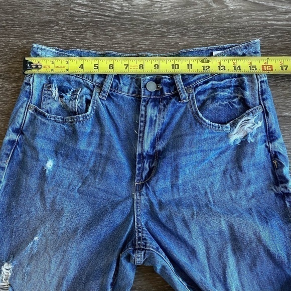 Chelsea and Violet distressed denim mom jeans.
Size 31 - Picture 9 of 14